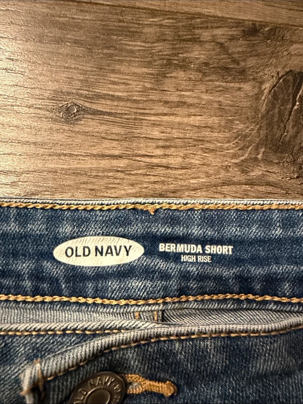 Old Navy high rise rolled Bermuda shorts
